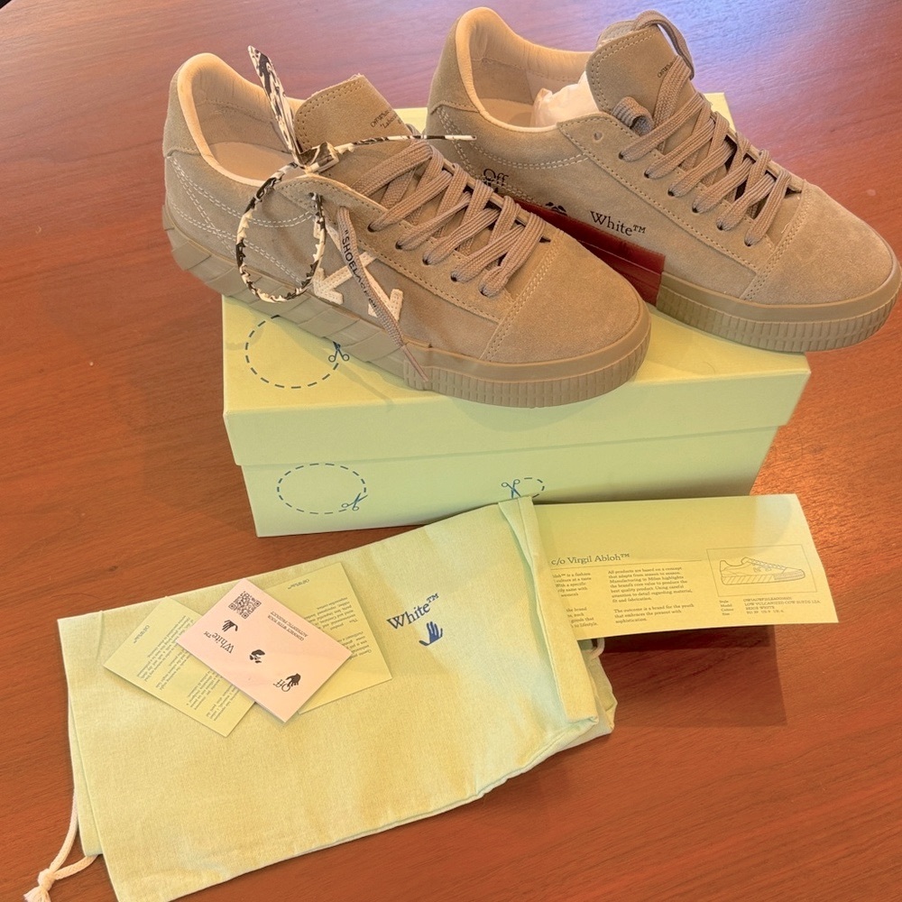 Off-White grey Low-Top Sneakers New